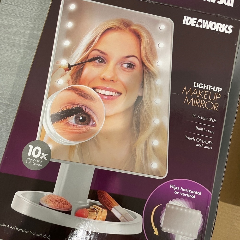 Ideaworks Light Up Make Up Mirror - White